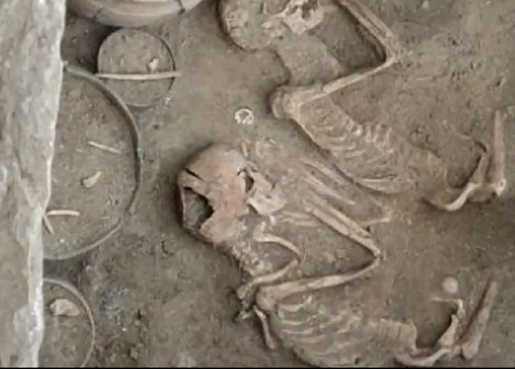(VIDEO) OTKRIVEN GROB PRAISTORIJSKIH ROMEA I JULIJE! Star je 5.000 godina!